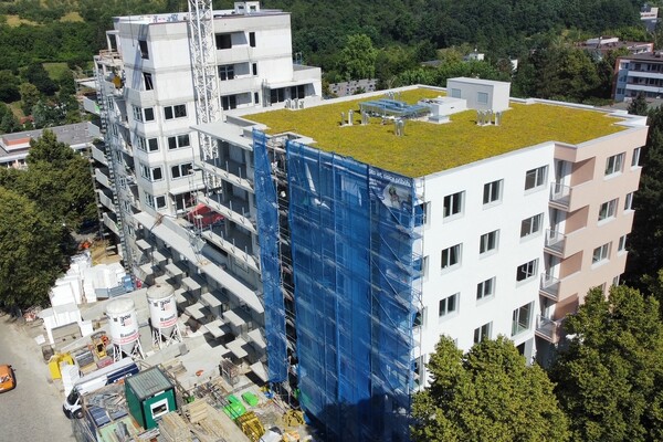 FASÁDY JDOU DO FINÁLE